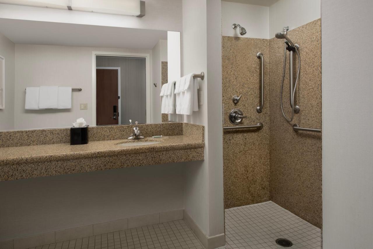 Courtyard By Marriott Seattle Kirkland Hotel Ngoại thất bức ảnh