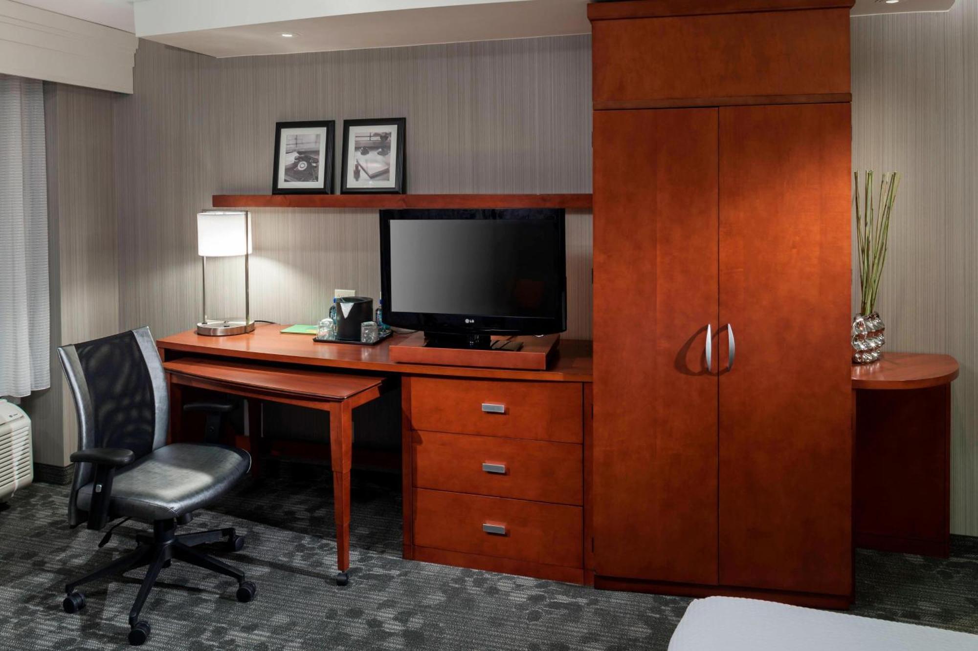 Courtyard By Marriott Seattle Kirkland Hotel Ngoại thất bức ảnh